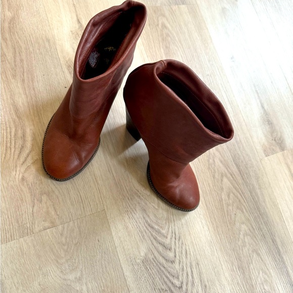 Vince Camuto Ankle Bootie - Picture 1 of 3